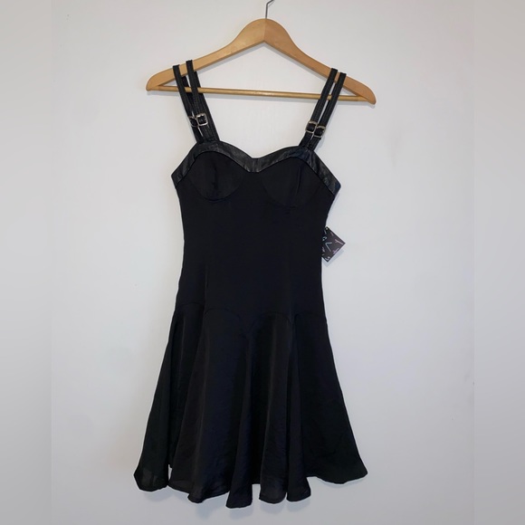 Adored Dress - Picture 1 of 8